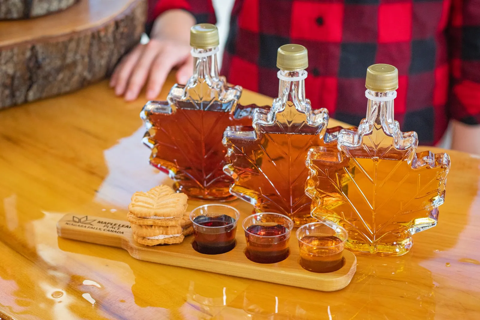 Canadian maple syrup tasting experience at Niagara tour location