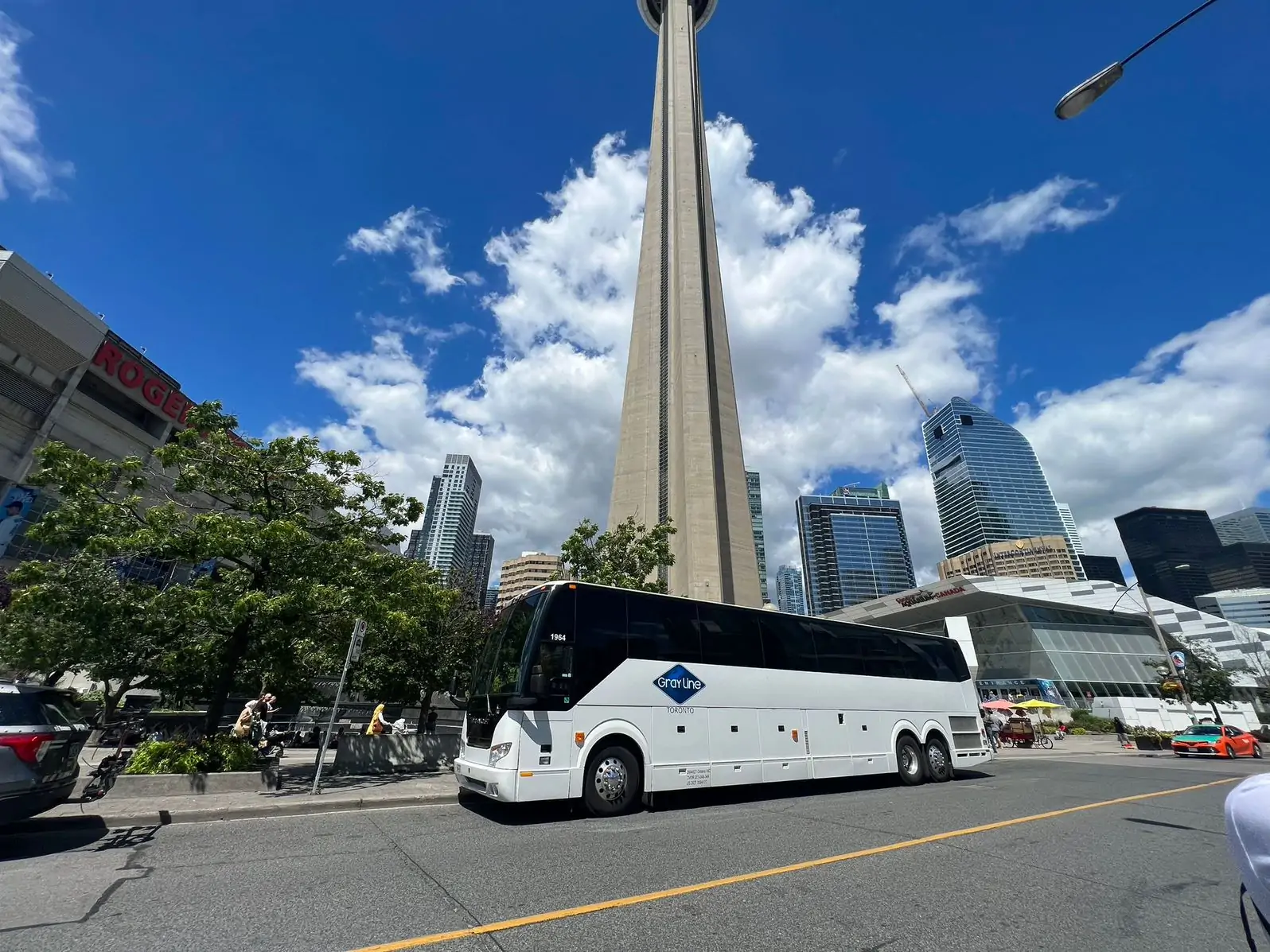 Gray Line Toronto Bus at CN Tower