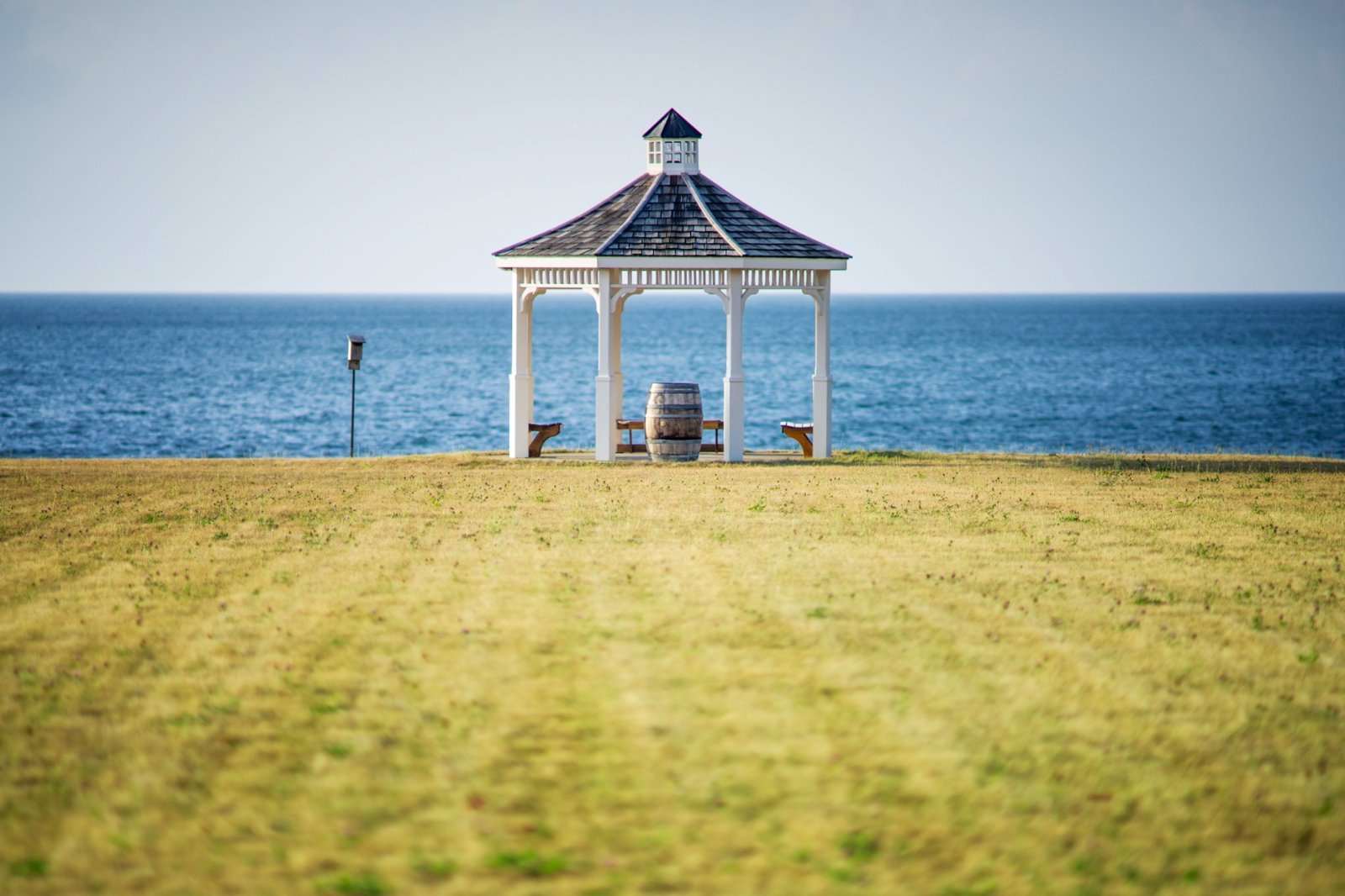 Lakeside gazebo and vineyard pavilion in Niagara-on-the-Lake