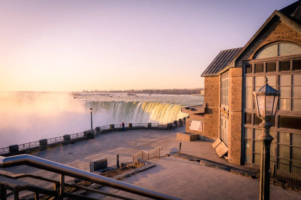 Golden hour sunset view of Horseshoe Falls from Table Rock