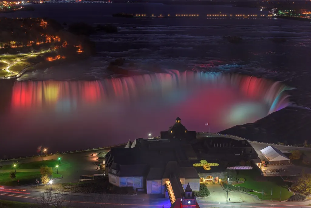 Golden hour sunset view of Horseshoe Falls from Table Rock
