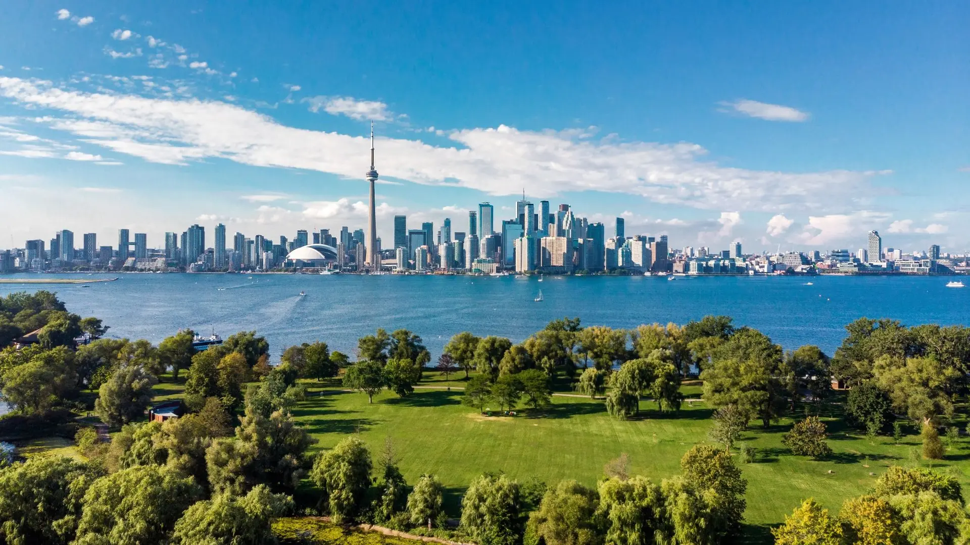 Toronto Islands view with city skyline